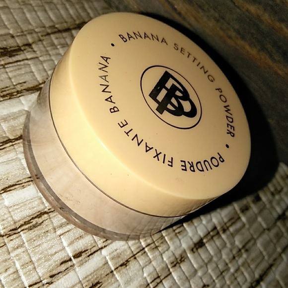 Never Opened 🆕BELLA PIERRE: 🍌 BANANA SETTING POWDER - Picture 2 of 6